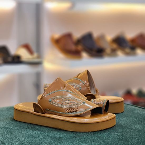 صورة زبيري وطني مطرز دبل موديل و14